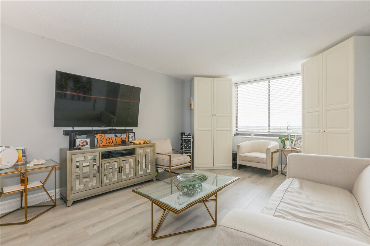 1016 Harmon Cove Tower Unit 1016, Secaucus, NJ 07094 Condo for Rent