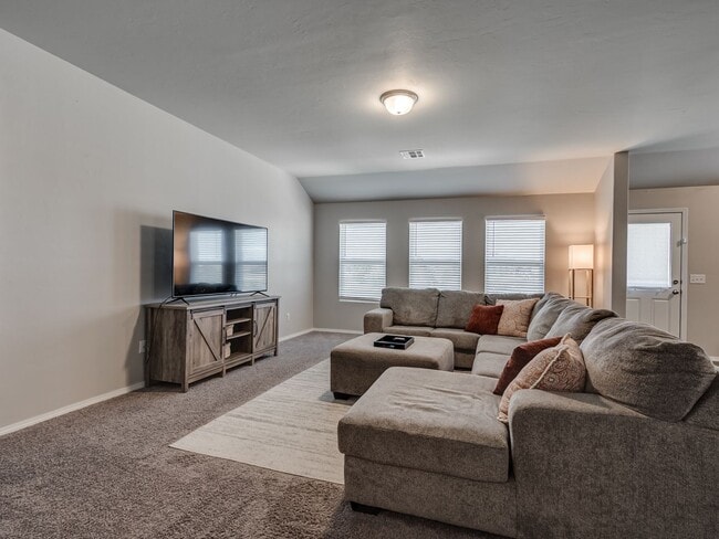 Building Photo - 313 Foxtrot Ter