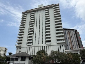 Building Photo - 796 Isenberg St