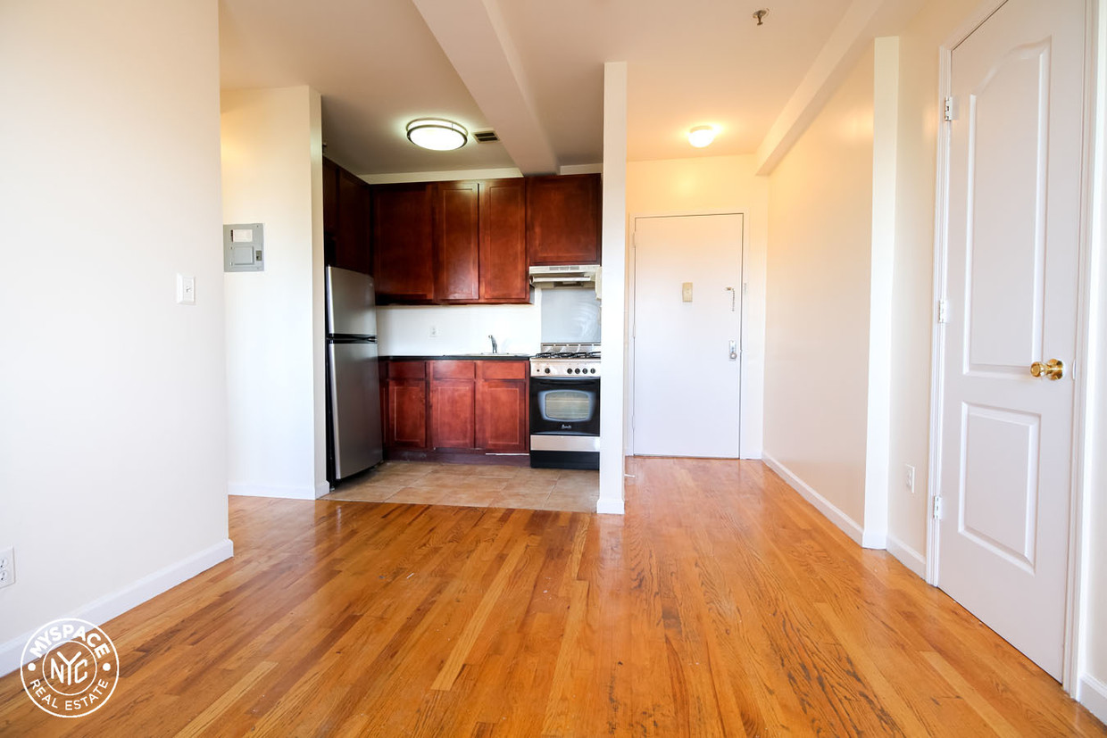 Primary Photo - 258 Bushwick Ave