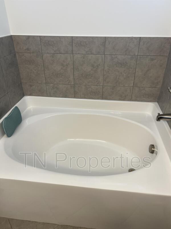 Foto del edificio - 297 Fieldstone Ln