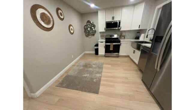 Foto del edificio - 321 W Park Ave