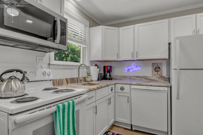 Foto del edificio - 232 Bermuda Dr