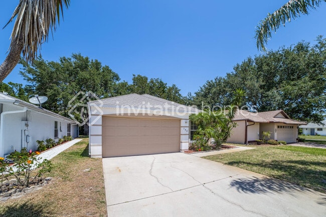 Building Photo - 348 Myrtlewood Rd