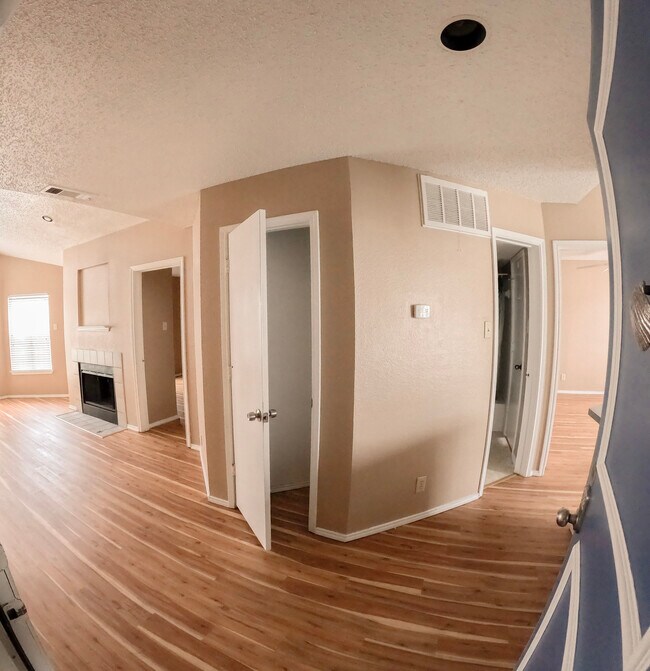 Building Photo - 14721 Whitecap Blvd