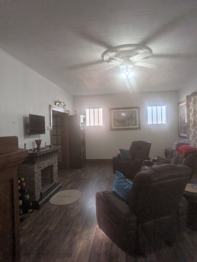 Foto del edificio - 1004 College Ave