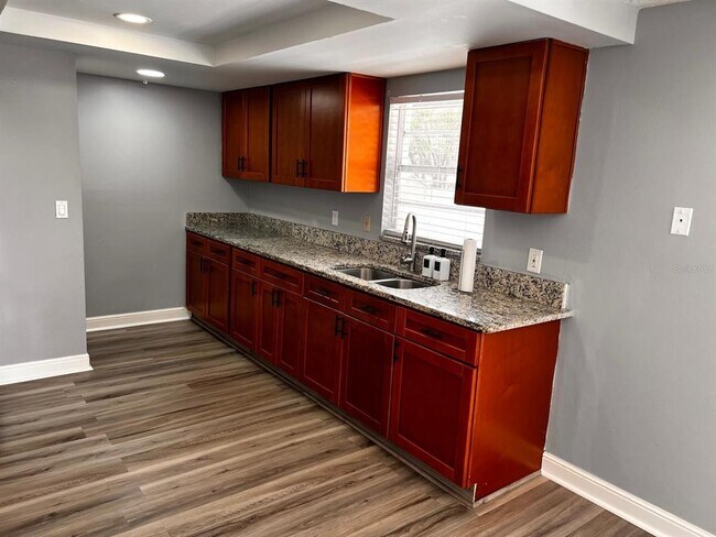Building Photo - 3416 King Richard Ct