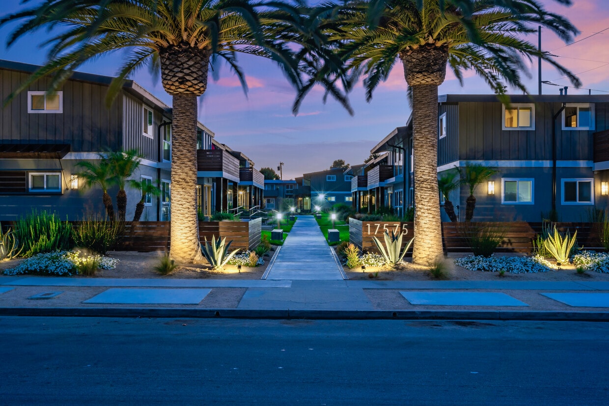 Palm View Village Apartments Torrance, CA