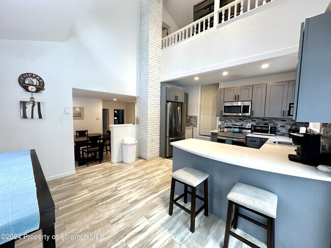 Building Photo - 310 Cedar Dr