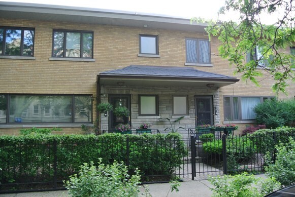 Foto del edificio - 3552A N Pine Grove Ave