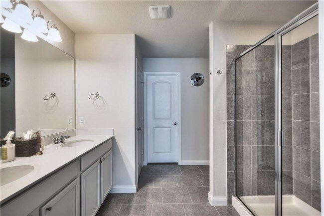 Building Photo - 9501 Tanager Way