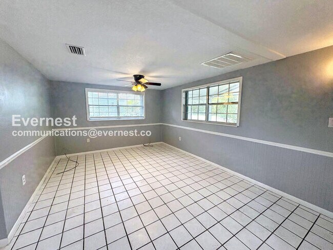 Foto del edificio - 2470 Ave E SW