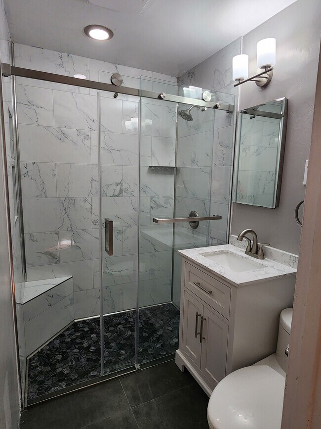 Bathroom - 917 E 28th St