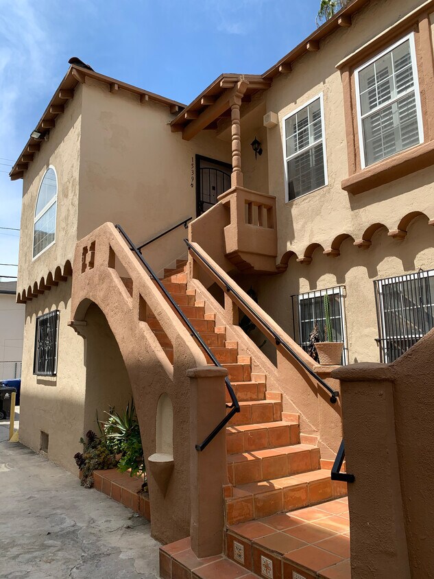 Foto principal - 1539 S Orange Grove Ave