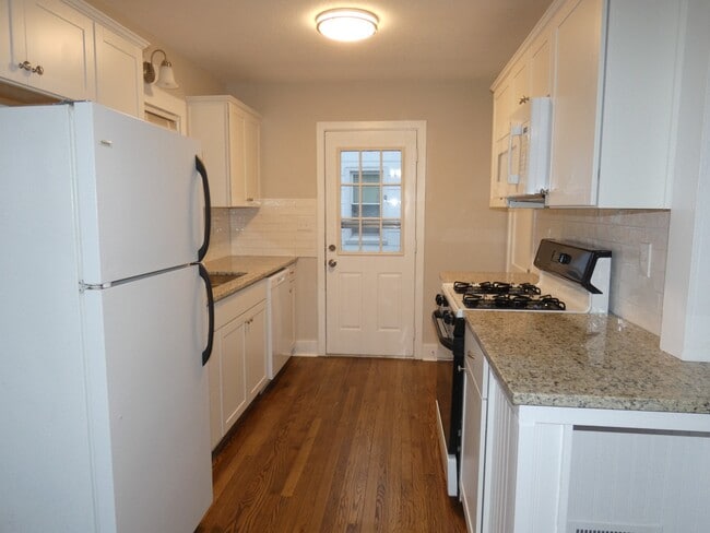 Building Photo - 4721 NE 47th Terrace