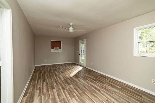 Foto del edificio - Charming 4BR/2BA Home in South Nashville –...