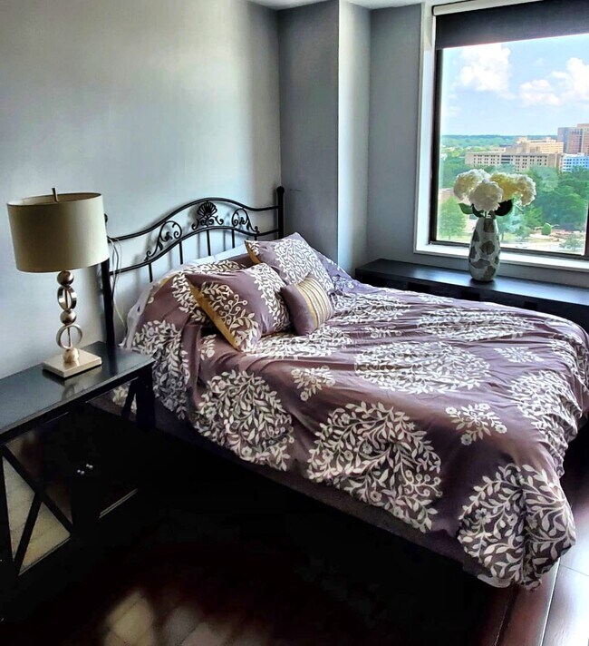 Bedroom 2 - 3713 S George Mason Dr