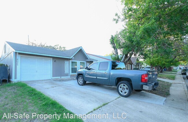 Building Photo - 3 br, 1 bath House - 4035 Coral Sunrise