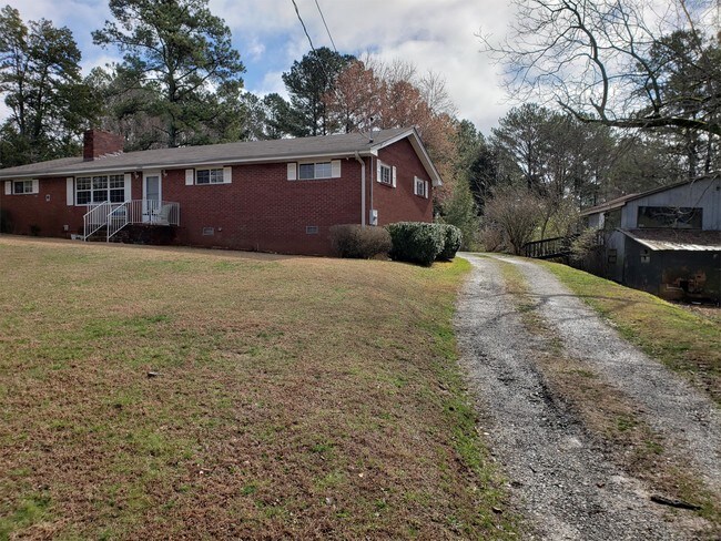 Building Photo - 1550 Old Nelson Rd
