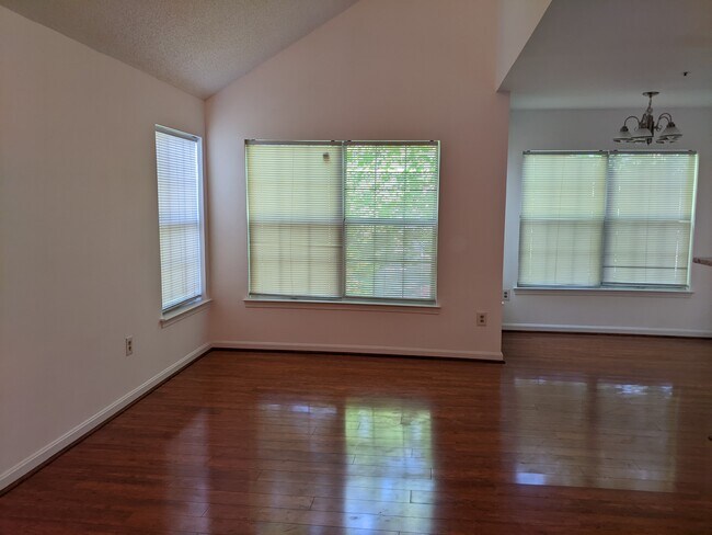 Foto del edificio - 15764 Easthaven Ct