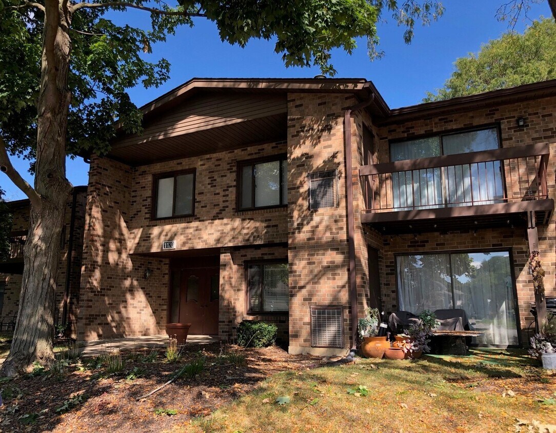 Primary Photo - 1120 E Randville Dr