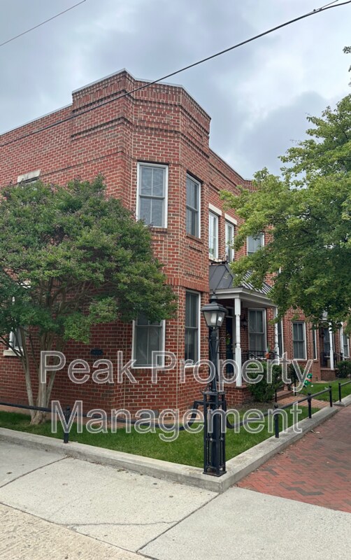 Foto principal - 1428 W Cary St.