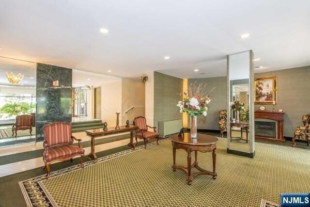 Building Photo - 301 Beech St