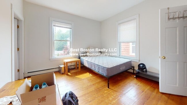 Building Photo - 317 Hurley St