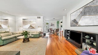 Foto del edificio - 853 S Bundy Dr