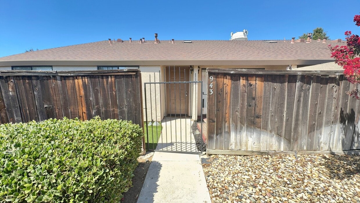 Single story beauty! 2 bedroom, 1.5 bath ... - Single story beauty!  2 bedroom, 1.5 bath ...