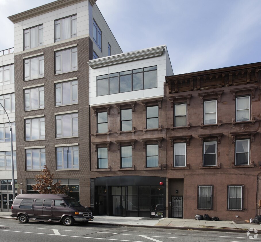 Primary Photo - 1122 Bedford Ave