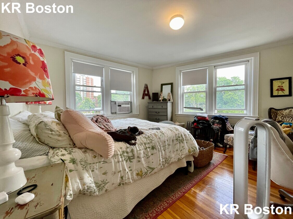 Primary Photo - 2045 Commonwealth Ave