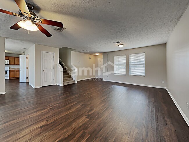 Foto del edificio - 1316 Roxbury Ct