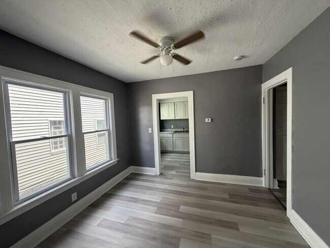 Foto del edificio - 3235 W 121st St