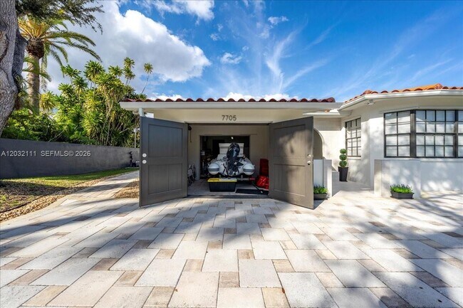 Foto del edificio - 7705 SW 66th St