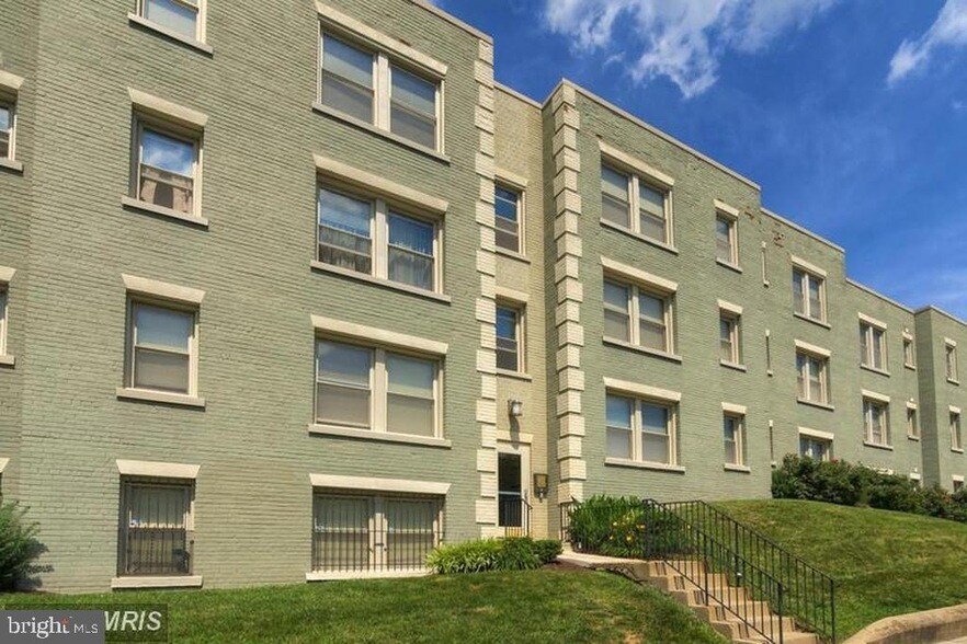 Foto principal - 4408 1st Pl NE