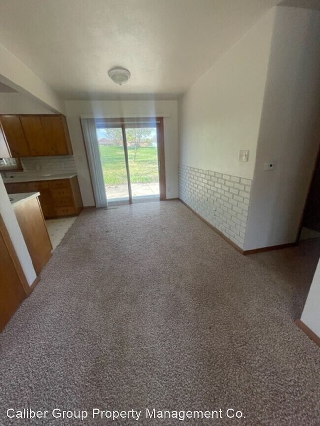 Building Photo - 3 br, 1 bath House - 3318 West Ridge