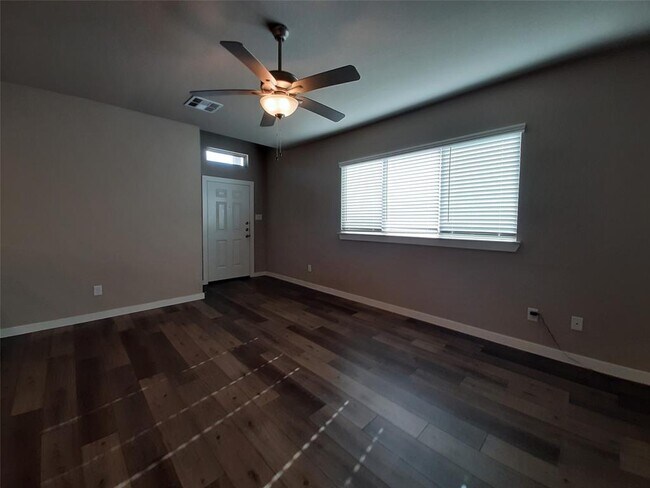 Foto del edificio - 9725 Grosbeak Ln