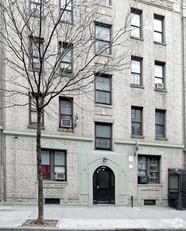 Building Photo - 2694 Valentine