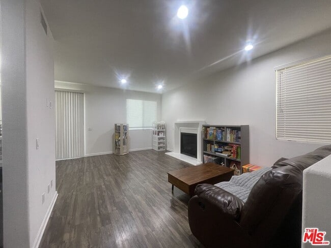 Foto del edificio - 7937 N Keer Dr