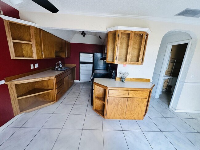 Foto del edificio - 1305 Gateway Dr