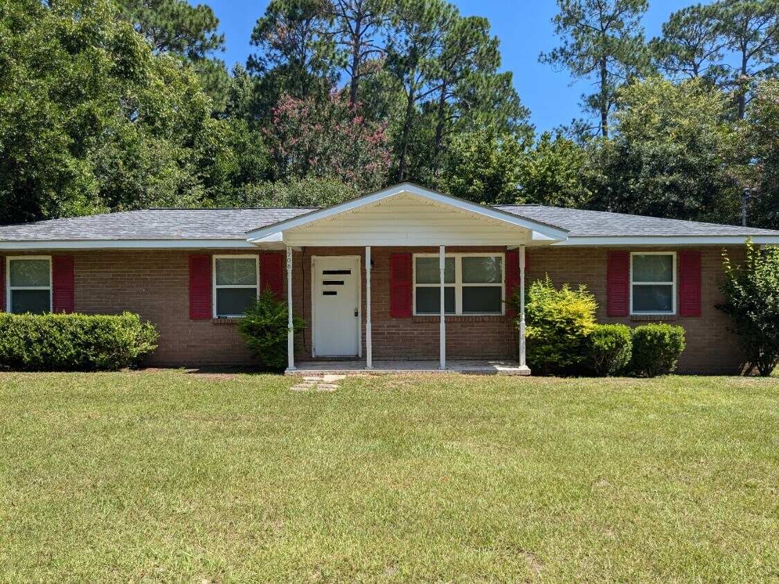 Primary Photo - 1708 N McSwain Dr