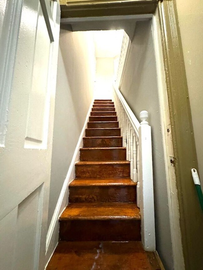 Foto del edificio - 331 E St NE