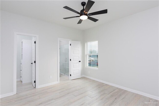 Building Photo - 4614 W Burberry St