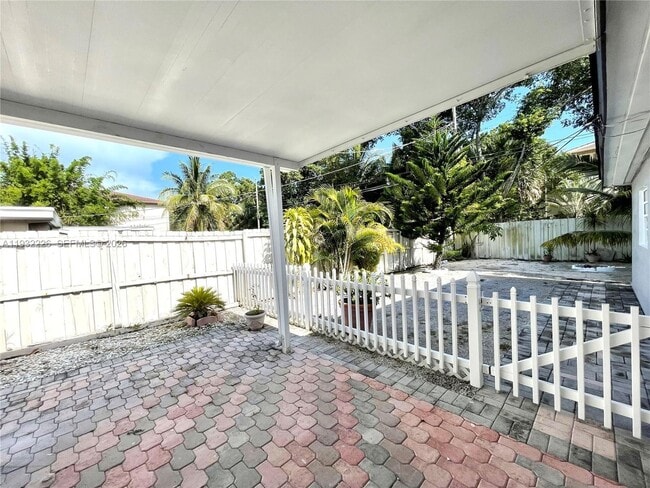 Photo - 310 SW 10th St House