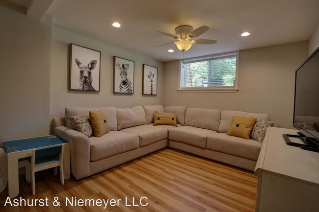 Foto del edificio - 4 br, 3 bath House - 357 S. School St.