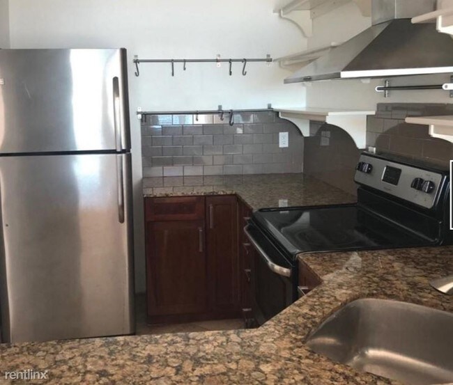Foto del edificio - Studio, 1 bath  - 6760 Indian Creek