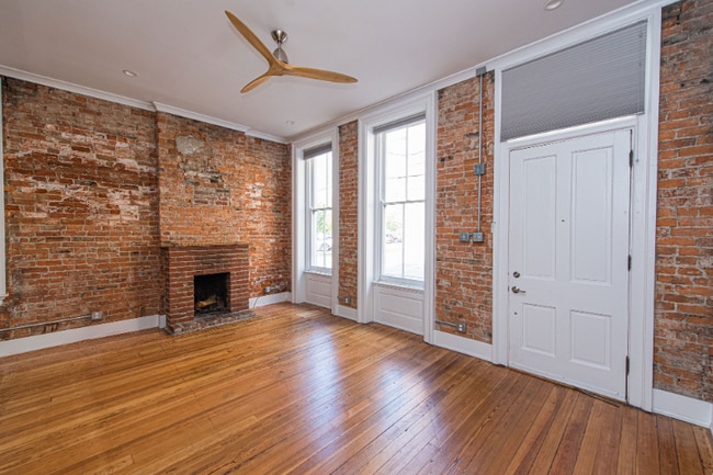 Building Photo - 309 E 13th St