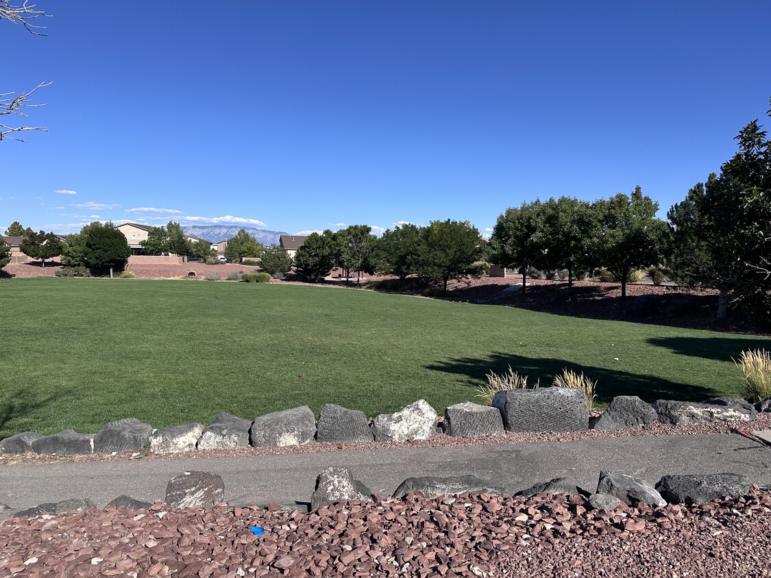 Building Photo - 9005 Rio Galisteo Pl NW