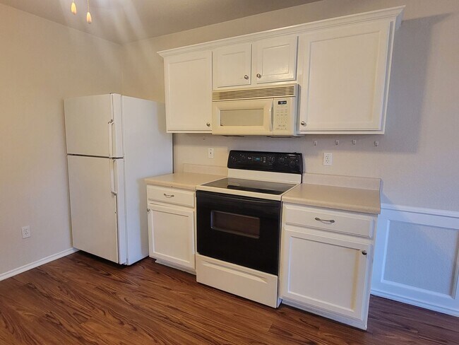 Foto del edificio - 4 Bedroom, 2 Bathroom House in Killeen wit...